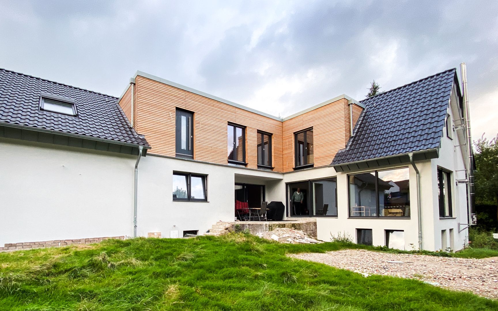 Saniertes Einfamilienhausdach in Borgholzhausen, Deutschland (2021) mit neuer Dacheindeckung